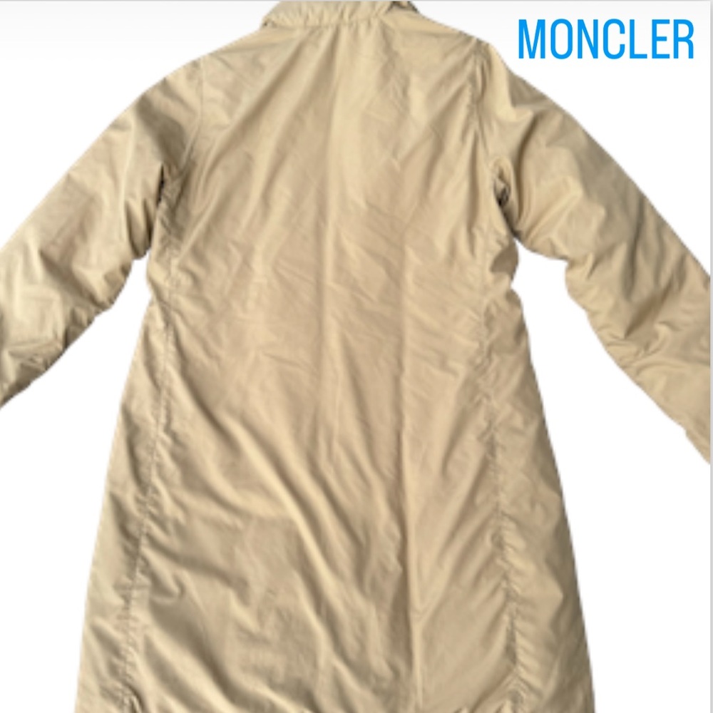 MONCLER Minimalist sleek puffer coat. - Picture 3 of 12